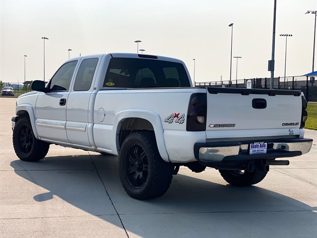 Chevrolet Silverado photo 13