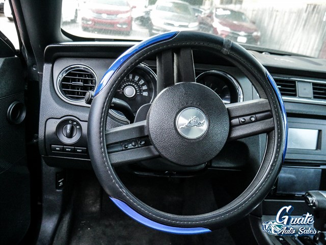 Ford Mustang photo 3