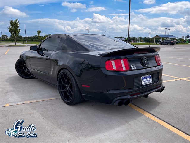 Ford Mustang photo 6