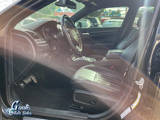 Chrysler 300 photo 6