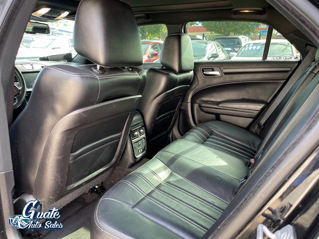 Chrysler 300 photo 10