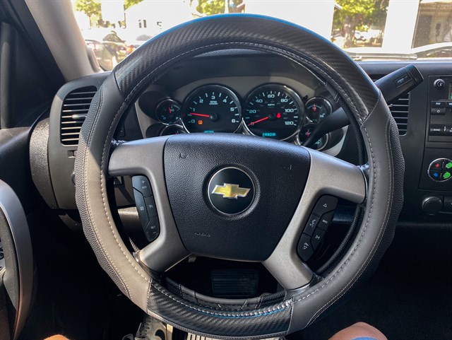 Chevrolet Silverado photo 5