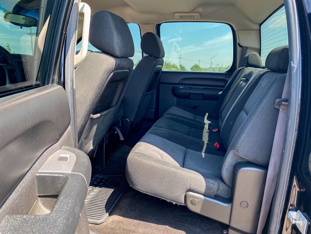 Chevrolet Silverado photo 17