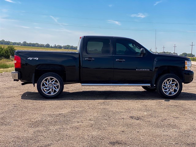 Chevrolet Silverado photo 13