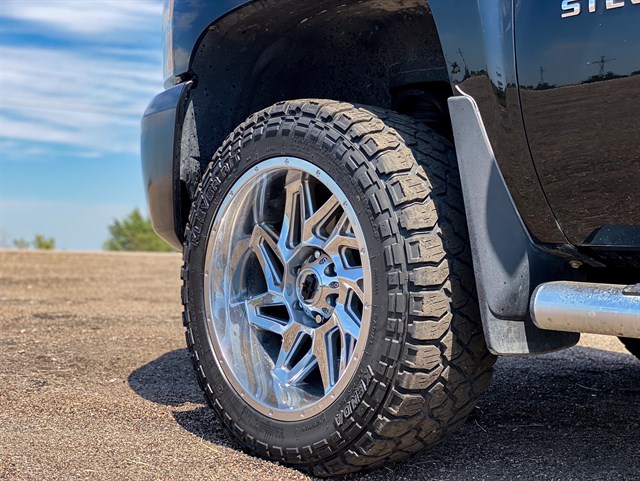 Chevrolet Silverado photo 20
