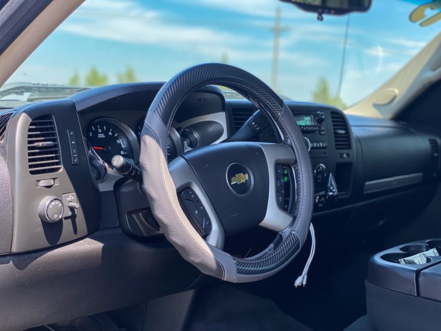 Chevrolet Silverado photo 4
