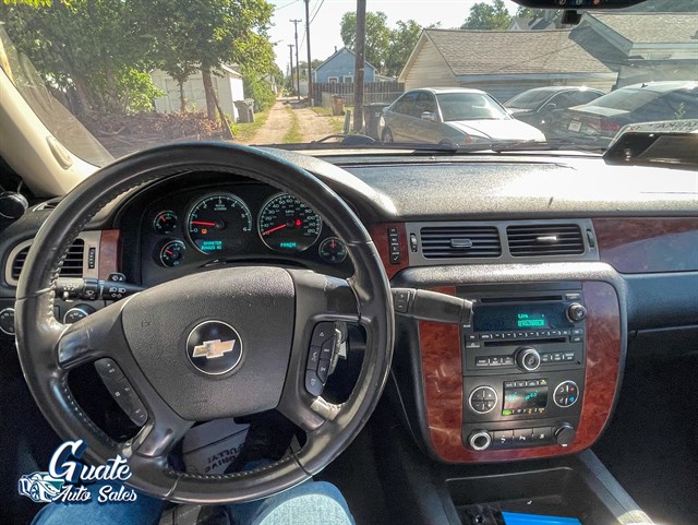Chevrolet Tahoe photo 4