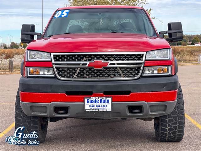 Chevrolet Silverado photo 2