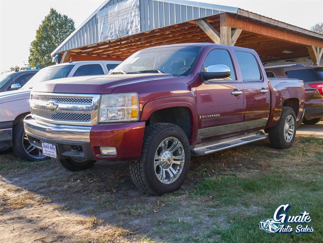 Chevrolet Silverado photo 2