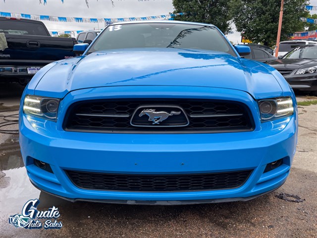 Ford Mustang photo 2