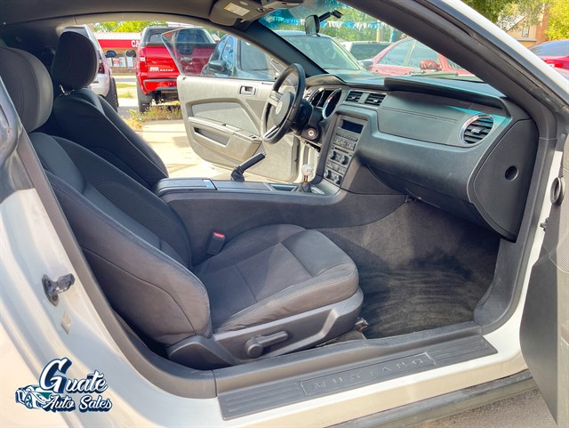 Ford Mustang photo 17