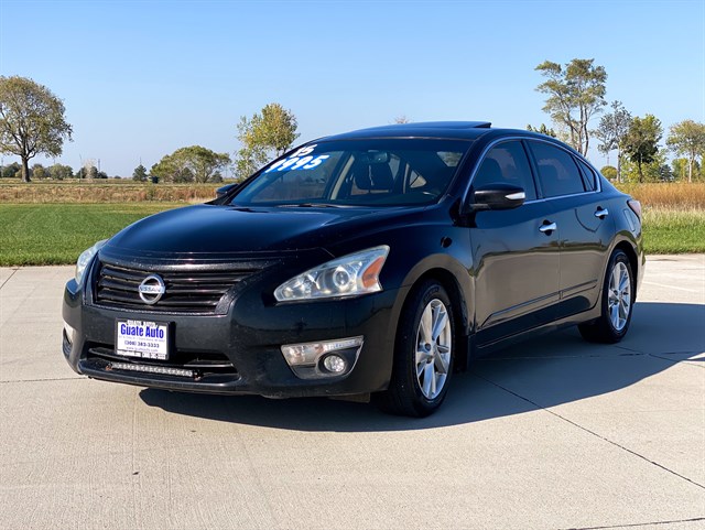 Nissan Altima photo 3