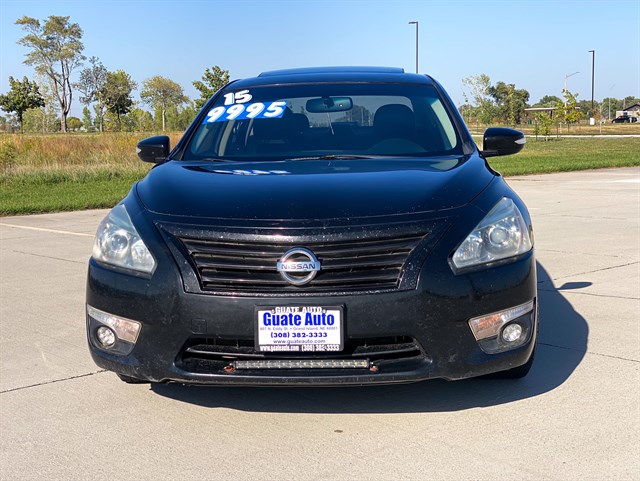 Nissan Altima photo 2