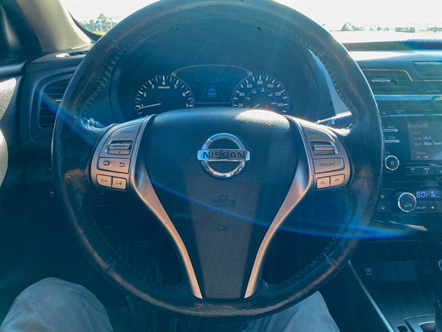 Nissan Altima photo 5
