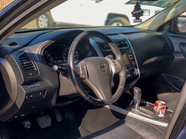 Nissan Altima photo 4