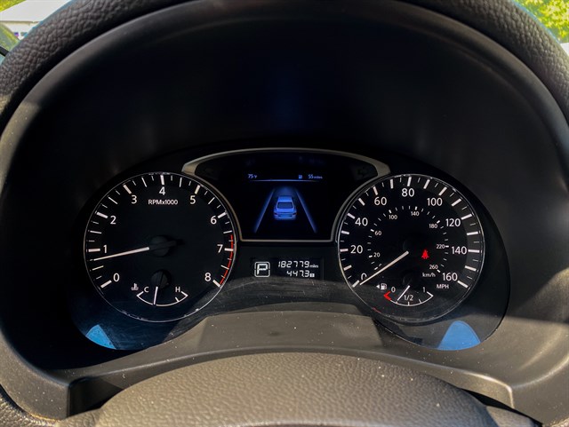Nissan Altima photo 6