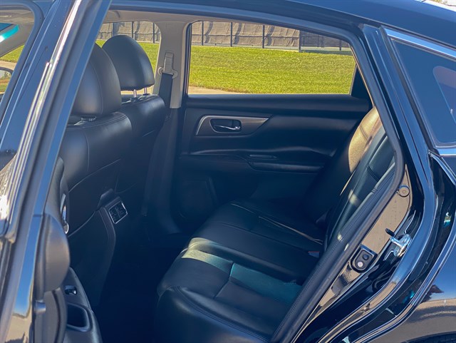 Nissan Altima photo 11