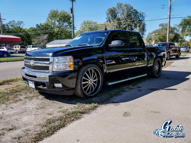 Chevrolet Silverado photo 3