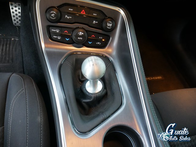 Dodge Challenger photo 10