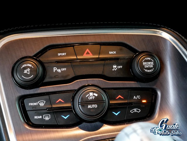 Dodge Challenger photo 11