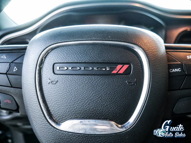 Dodge Challenger photo 8