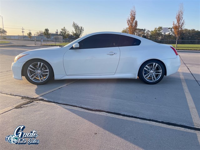 Infiniti G37 photo 8