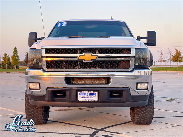 Chevrolet Silverado photo 2