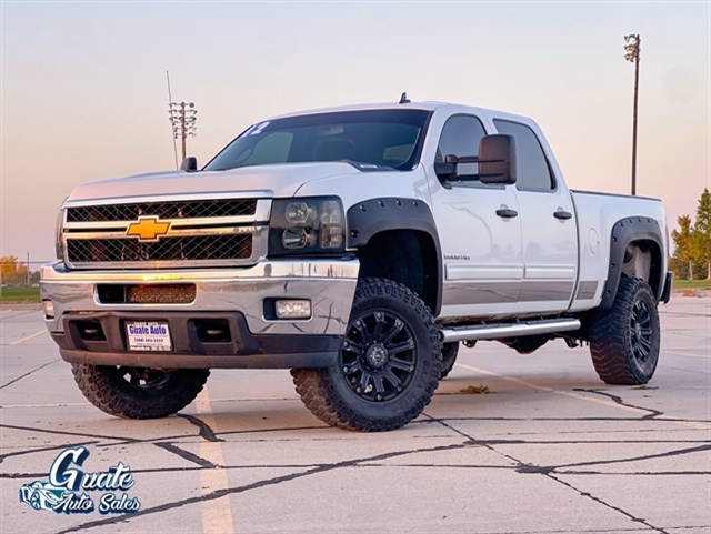 Chevrolet Silverado photo 3