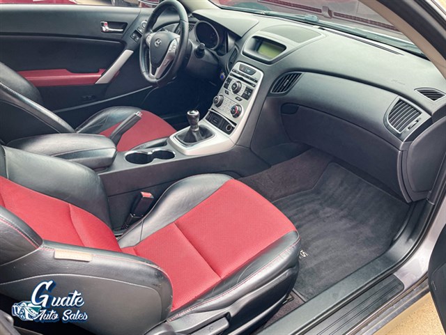 Hyundai Genesis Coupe photo 13