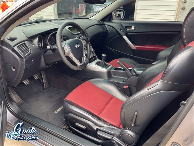Hyundai Genesis Coupe photo 4