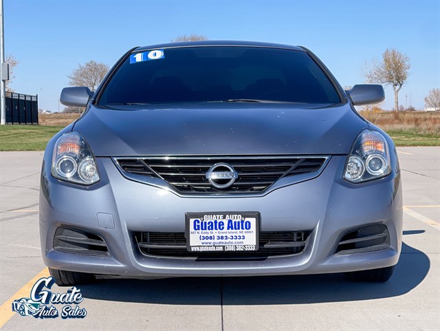 Nissan Altima photo 2