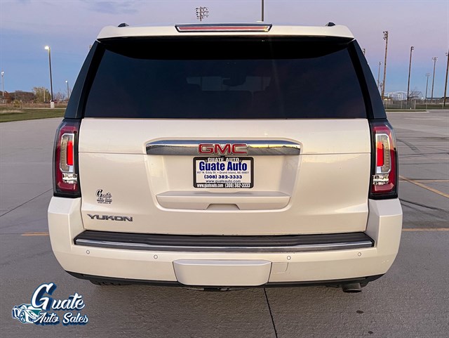 GMC Yukon photo 14