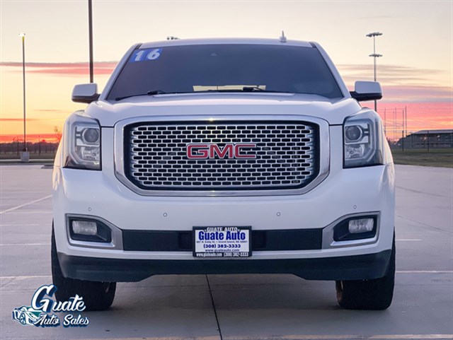 GMC Yukon photo 2