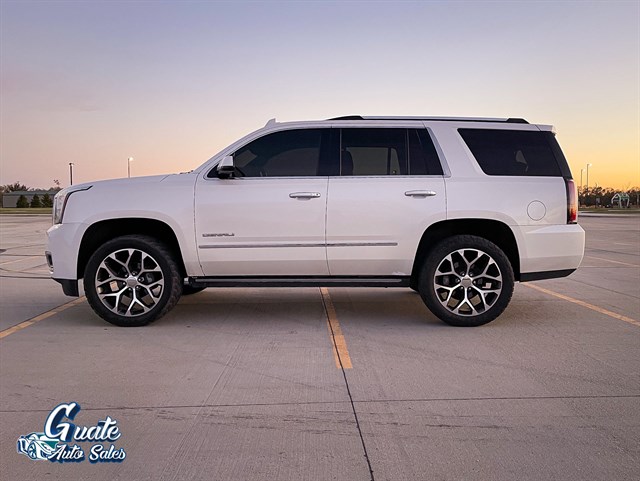 GMC Yukon photo 11
