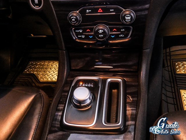 Chrysler 300 photo 12