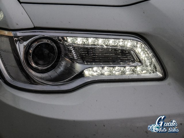 Chrysler 300 photo 5