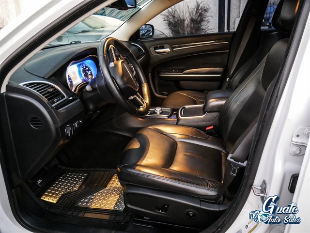 Chrysler 300 photo 14
