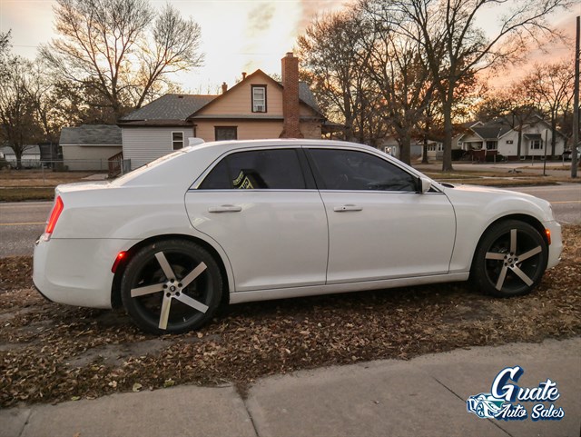 Chrysler 300 photo 3