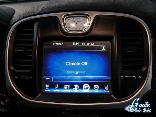 Chrysler 300 photo 10