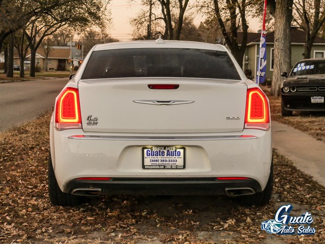 Chrysler 300 photo 4