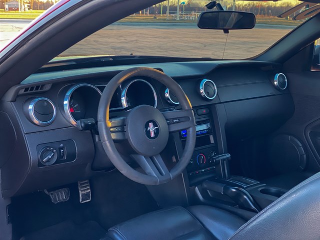 Ford Mustang photo 4