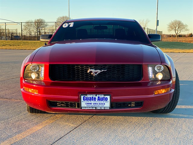 Ford Mustang photo 2