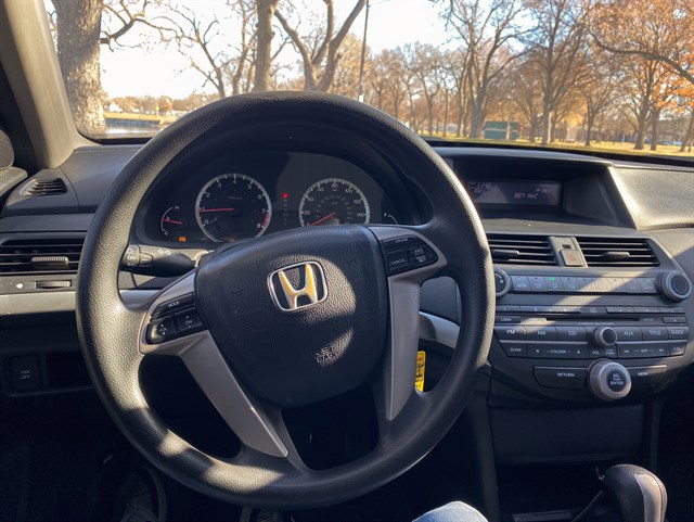 Honda Accord photo 5