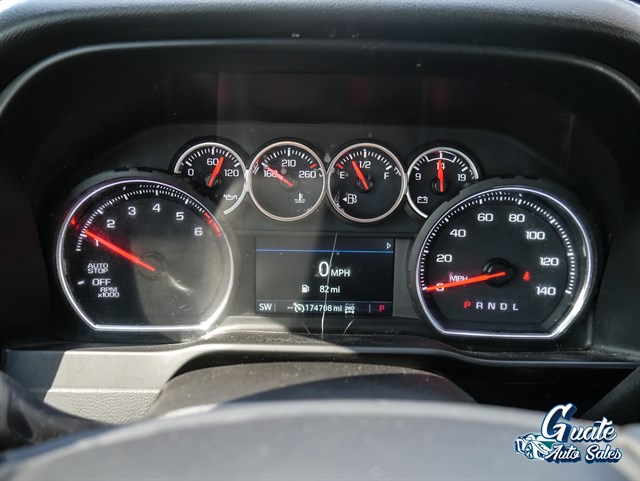Chevrolet Silverado photo 2