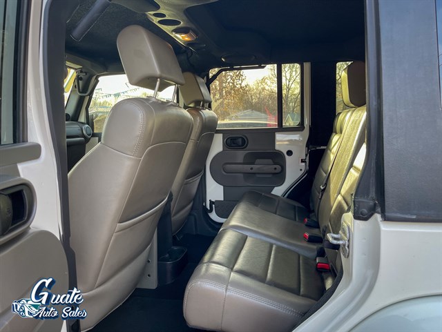 Jeep Wrangler photo 8