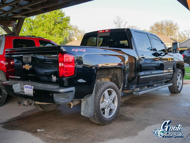 Chevrolet Silverado photo 16