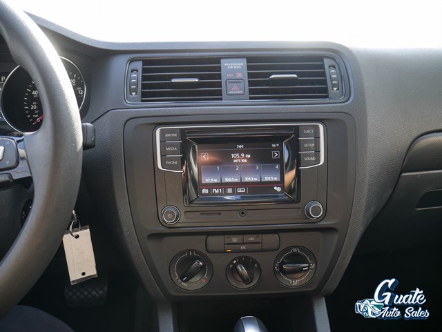 Volkswagen Jetta photo 8