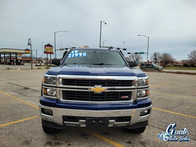Chevrolet Silverado photo 2