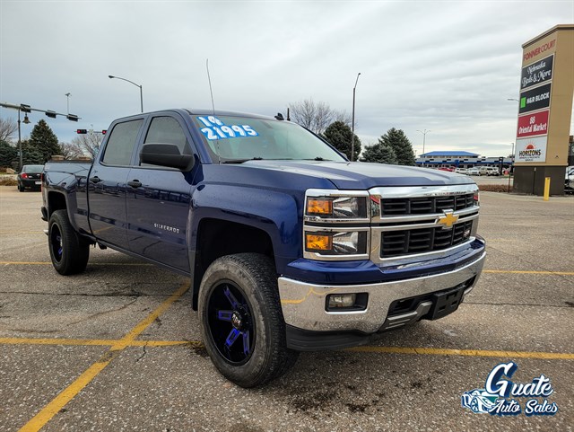 Chevrolet Silverado photo 3