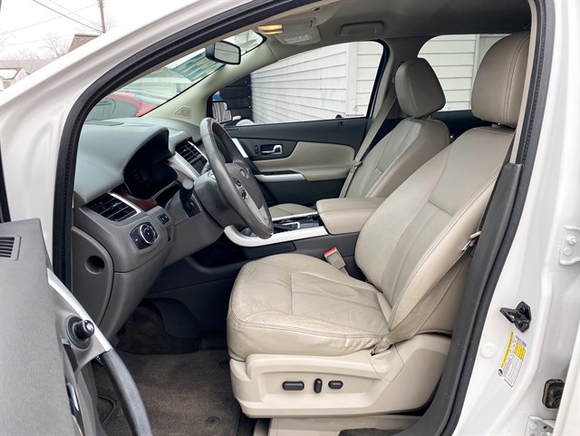 Ford Edge photo 10